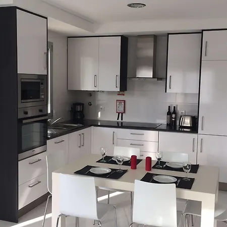 Clerigo - By Sch Apartman